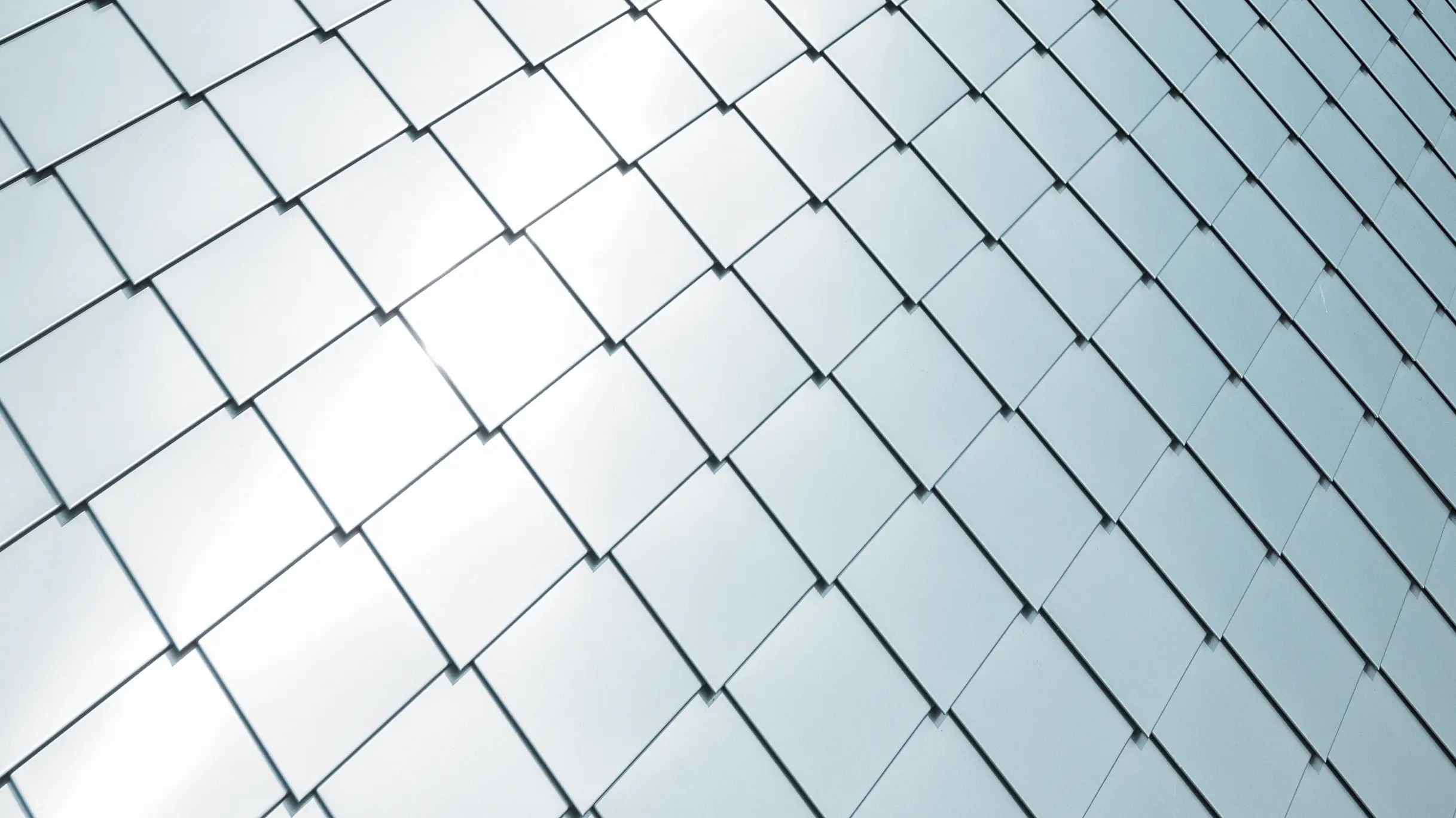 PREFA zidni romb 20 × 20 položen po površini, detaljan prikaz u natur boji aluminija