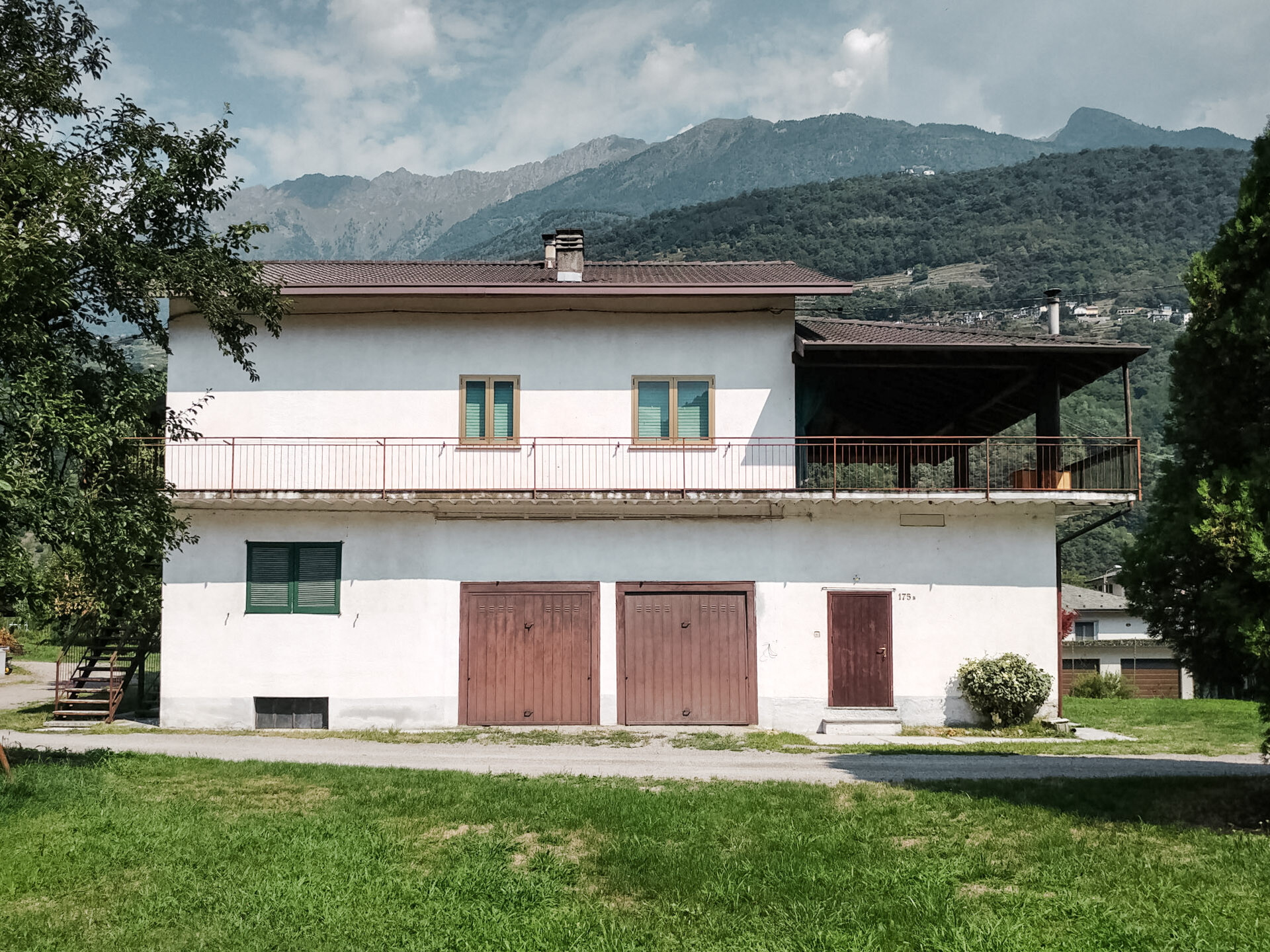 Kuća koja zahtijeva obnovu u Via Fumagalli Eliseo prije obnavljanja. 