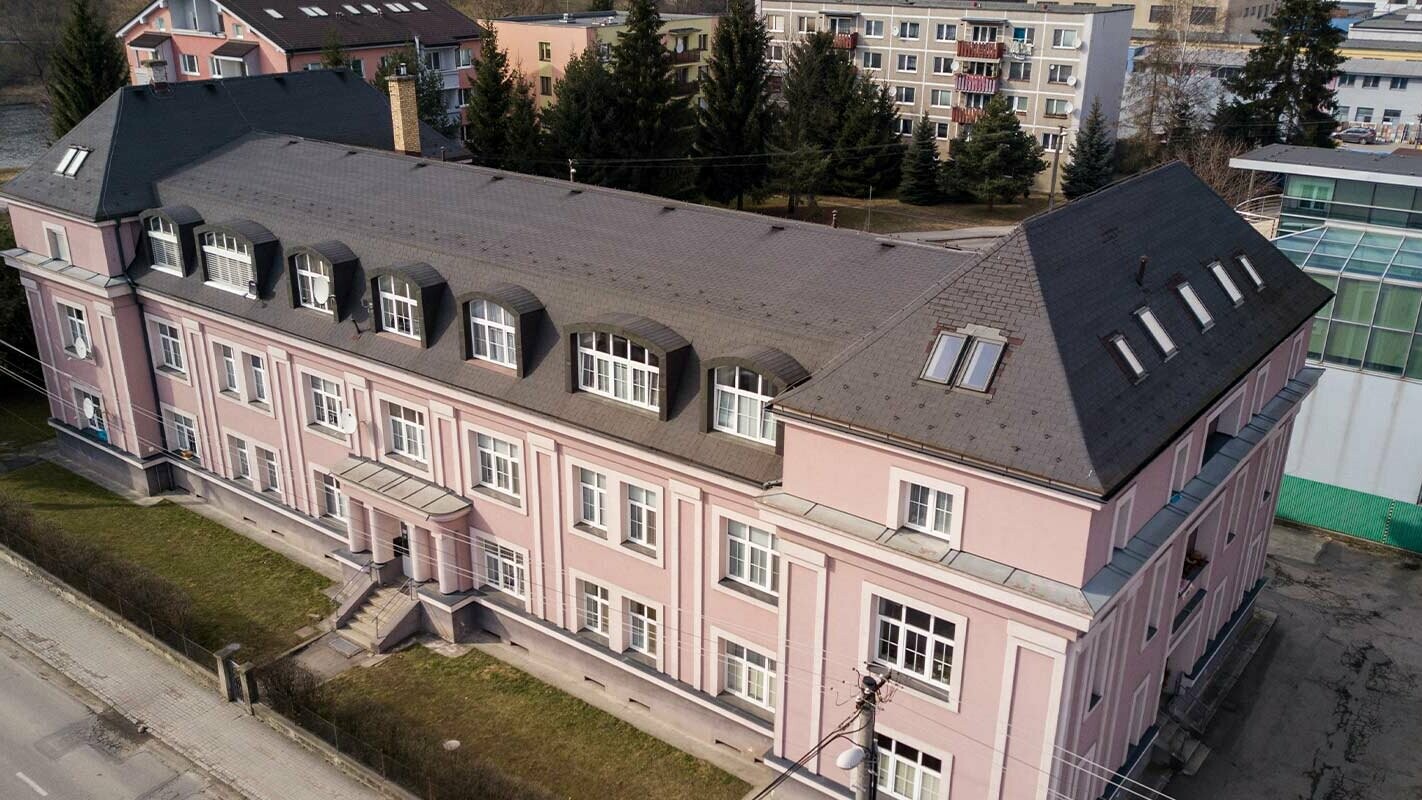 Wohnhaus in der Slowakei - vor der Sanierung mit der PREFA Dachschindel