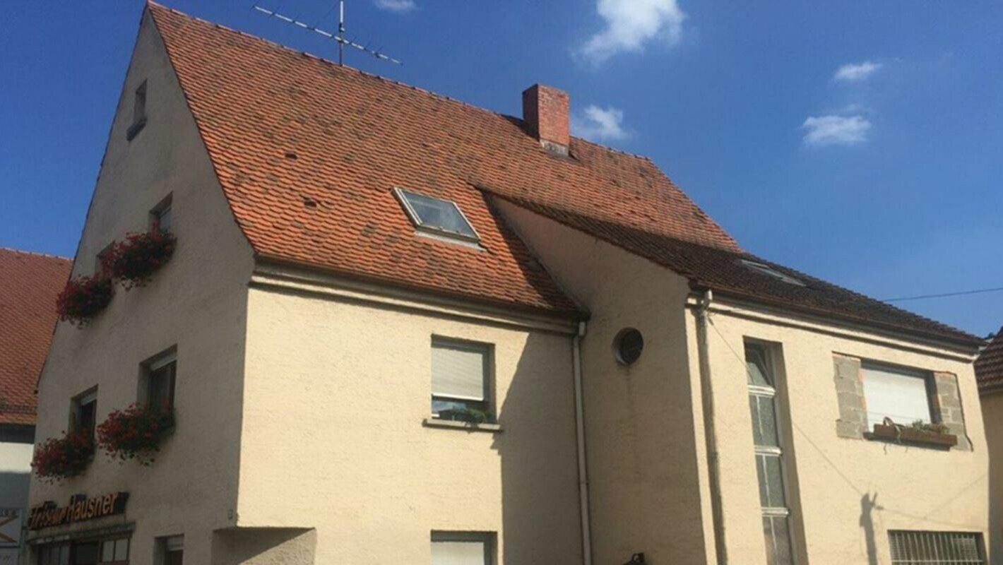 Kuća prije sanacije krova PREFA krovnom pločom