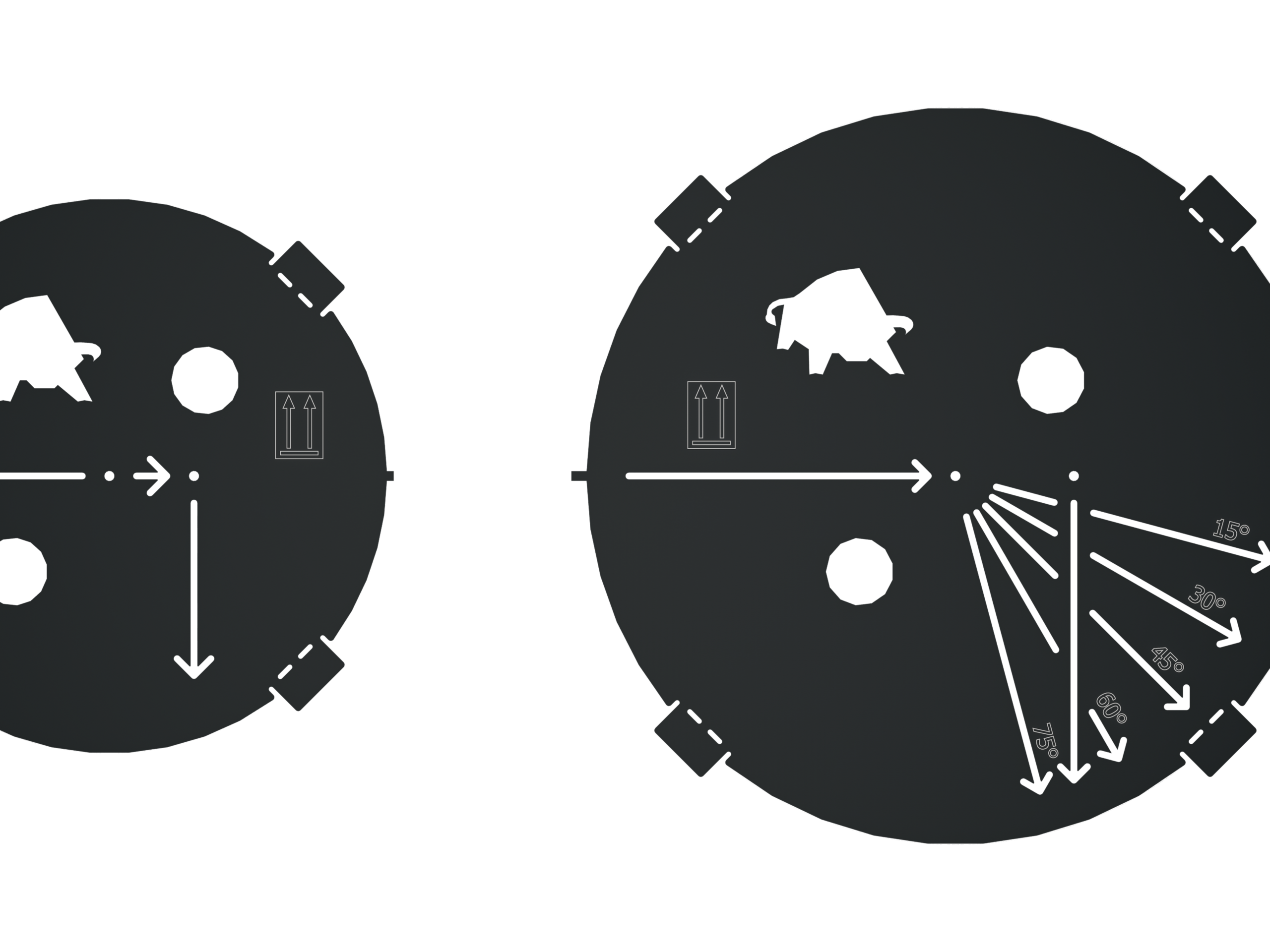 Inovativni PREFA predložak za precizno postavljanje donjih čahura u sustavima zaštite od poplava s Vario okruglim profilima – dostupan u dvije različite veličine. Na slici su prikazane obje varijante predloška, koje omogućuju precizno poravnavanje profila pod različitim kutovima (od 15° do 75°). Jednostavna upotreba na gradilištu štedi vrijeme i jamči najveću točnost pri montaži. Robusna izrada, jasne oznake i promišljen dizajn naglašavaju premium kvalitetu PREFA asortimana za zaštitu od poplava. Idealno za profesionalnu primjenu u zahtjevnim projektima.
