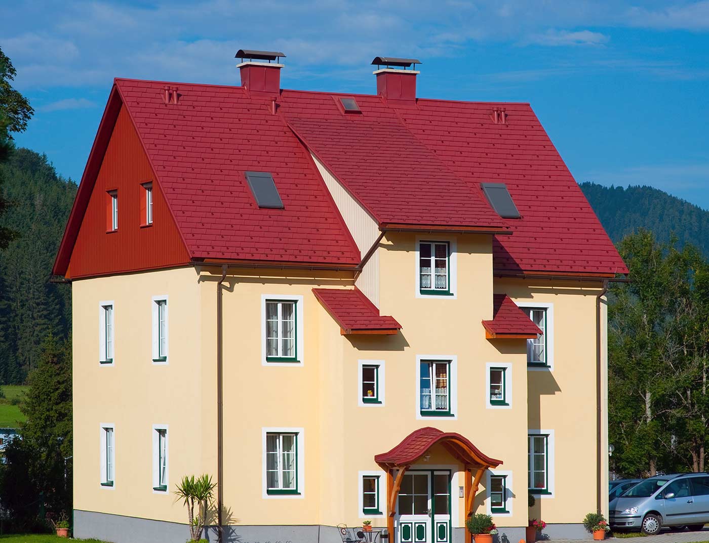 Referentni objekti PREFA Krovni sustavi Krovna šindra 05 P.10 oksid crvena