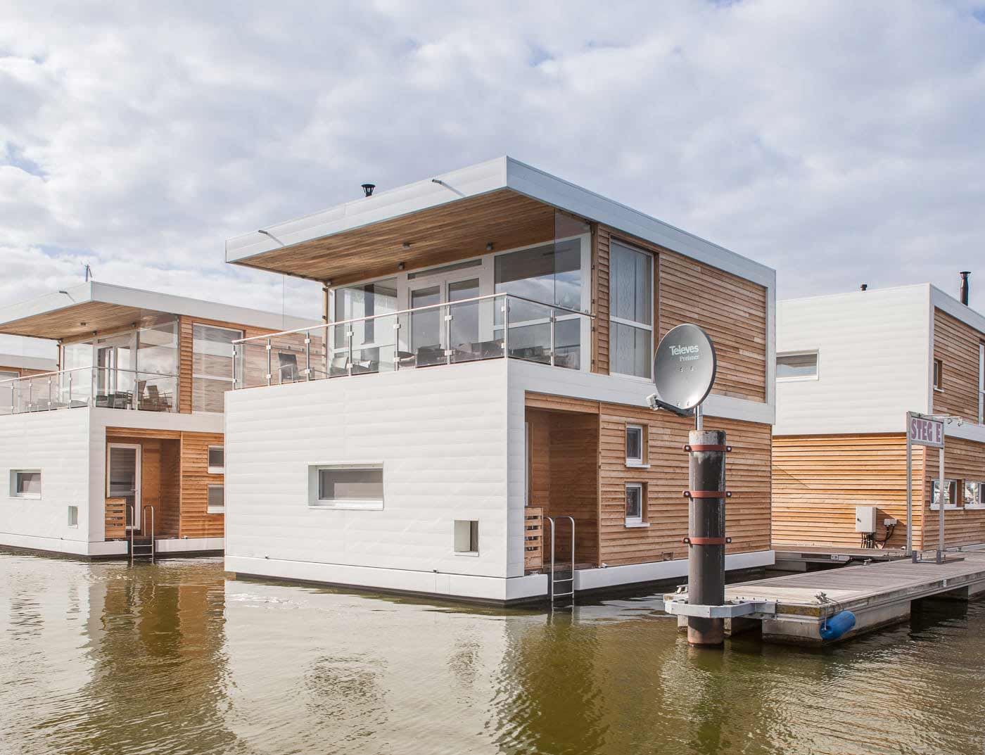 Referentni objekti PREFA Fasadni sustavi Fasadne kazete 10 P.10 prefa bijela