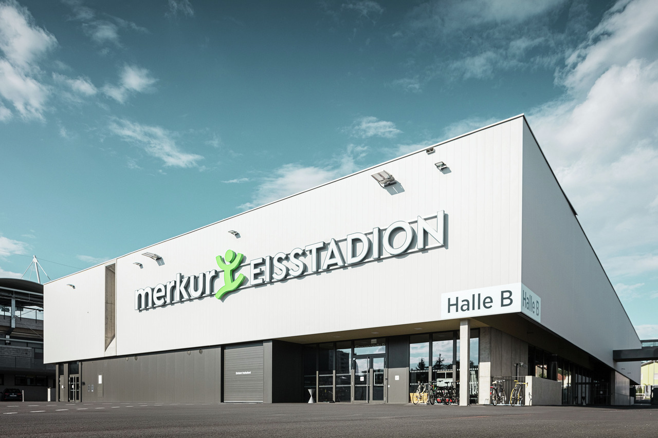 Referentni objekti PREFA Fasadni sustavi Fasadne kazete 17 P.10 bijela