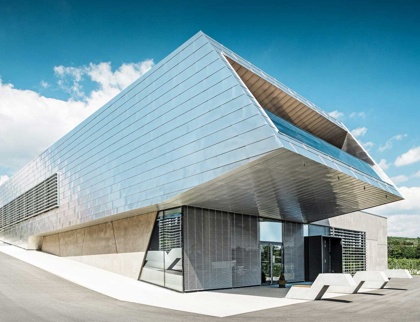 Referentni objekti PREFA Fasadni sustavi Fasadni sustav Prefalz ® 13 natur