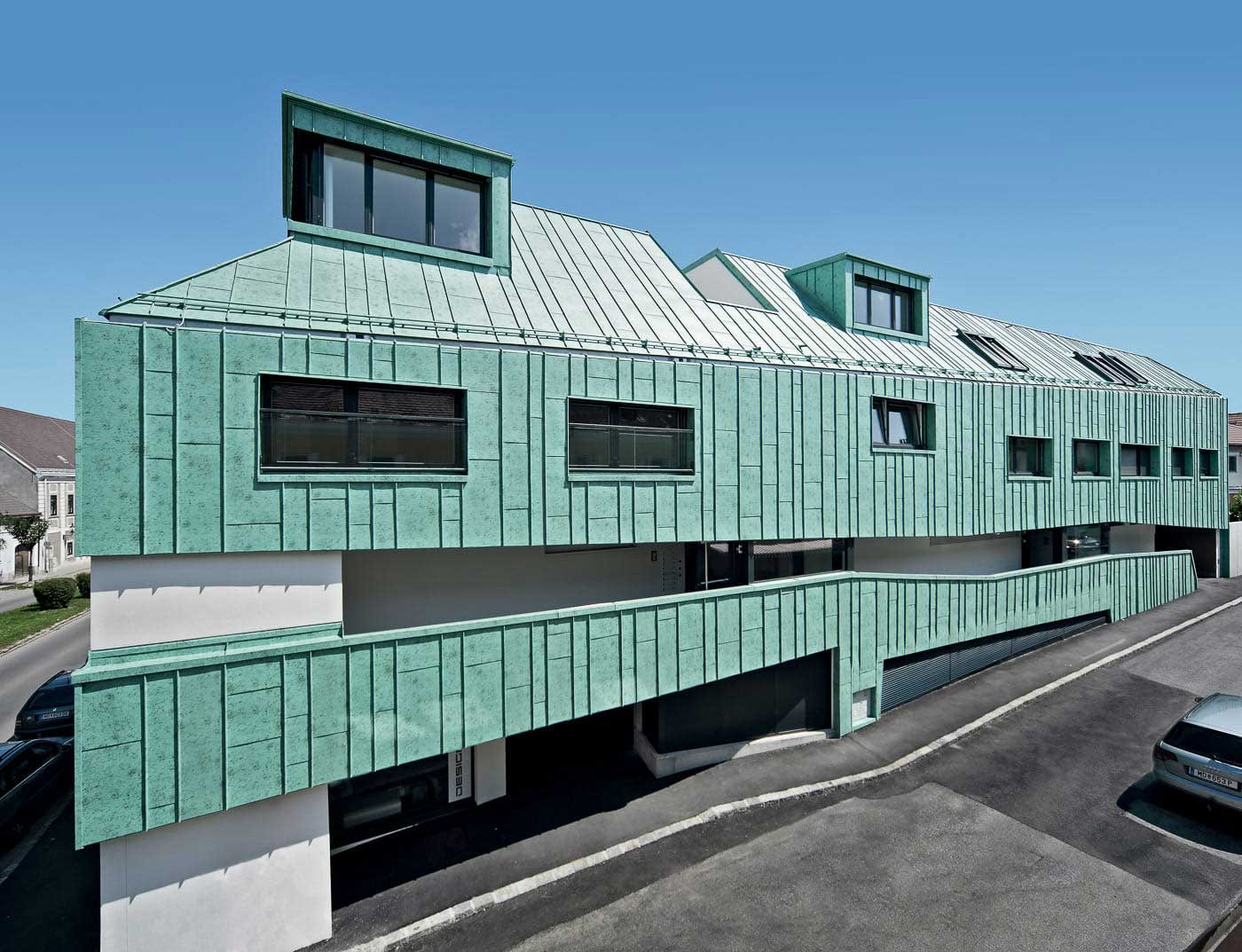 Referentni objekti PREFA Fasadni sustavi Fasadni sustav Prefalz ® 46 P.10 patina zelena